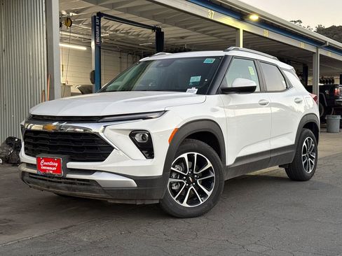 New 2026 Chevrolet TrailBlazer LT w/ Driver Confidence Package FWD image 2