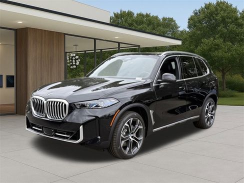New 2026 BMW X5 xDrive40i w/ Premium Package image 2