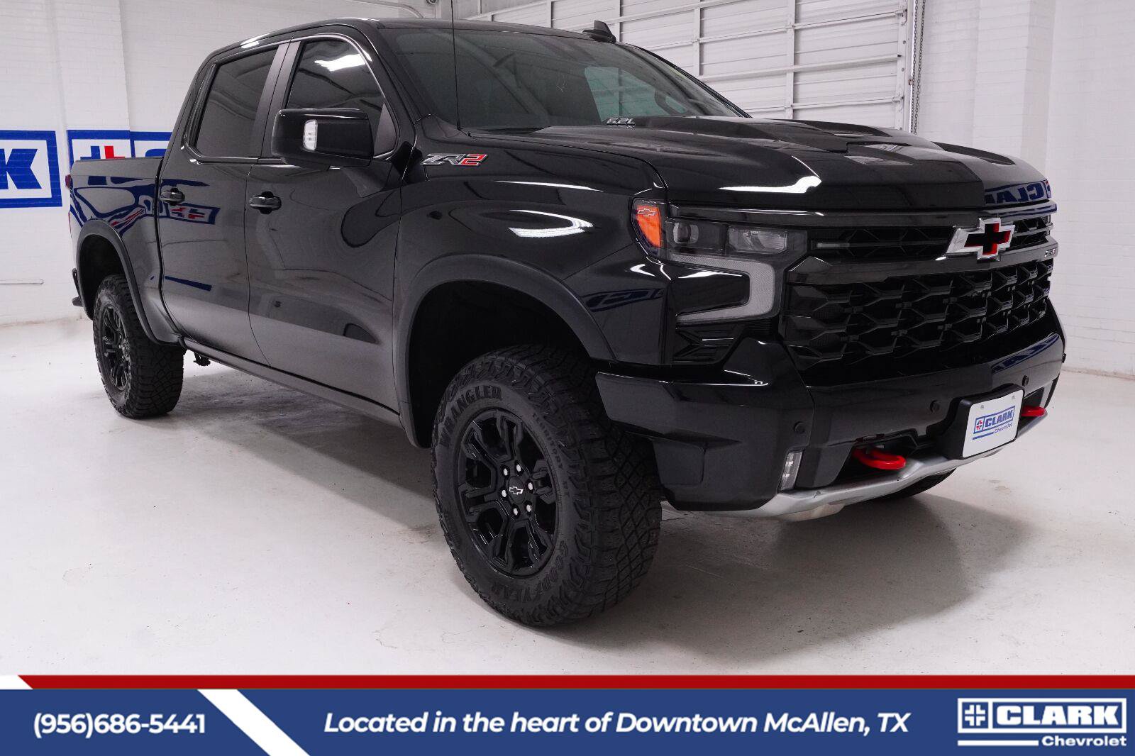Used 2025 Chevrolet Silverado 1500 ZR2 w/ Technology Package AWD/4WD image 4