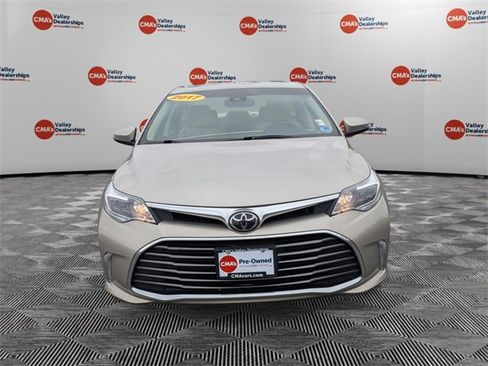 Used 2017 Toyota Avalon XLE Premium image 2