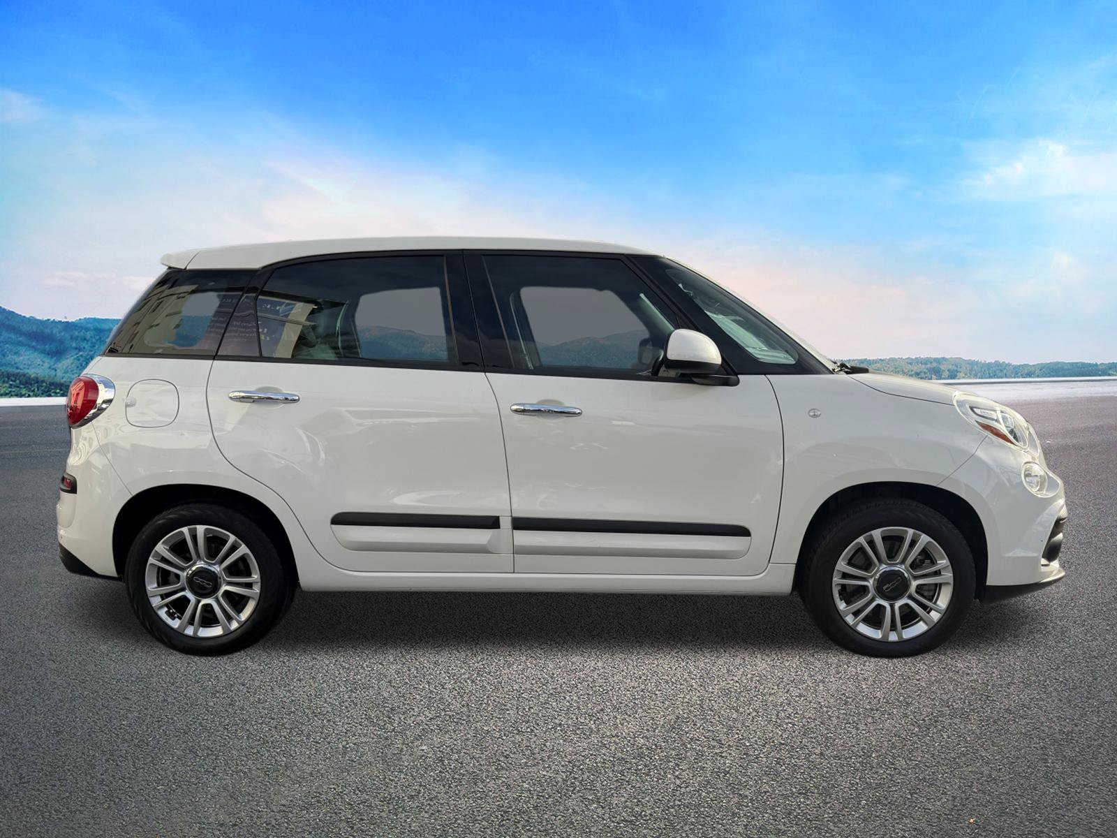 Used 2020 FIAT 500L Pop w/ Premium Group FWD image 12