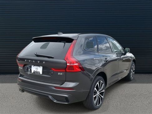 Used 2025 Volvo XC60 B5 Plus w/ Protection Package Premier image 3