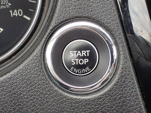 Used 2018 Nissan Rogue AWD image 20