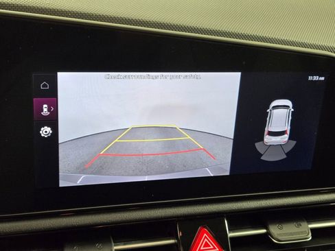 Used 2023 Kia Niro EX FWD image 29