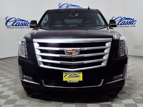 Used 2016 Cadillac Escalade Base image 3