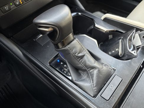 Used 2025 Lexus ES 350 w/ Premium Package image 26