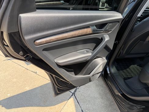 Used 2019 Audi Q5 2.0T Premium Plus w/ Premium Plus Package AWD/4WD image 13