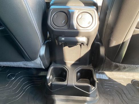 Used 2021 Jeep Gladiator Sport image 27