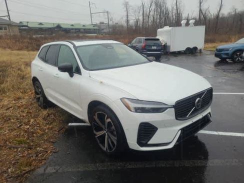 Used 2023 Volvo XC60 T8 Ultimate w/ Climate Package image 8