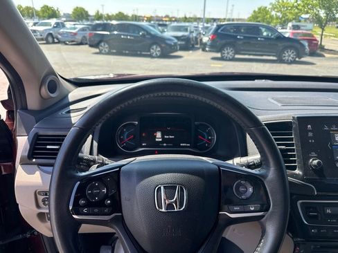 Used 2022 Honda Pilot Touring image 10