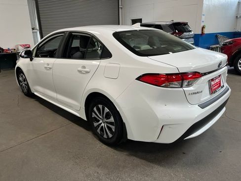 Used 2022 Toyota Corolla LE FWD image 5