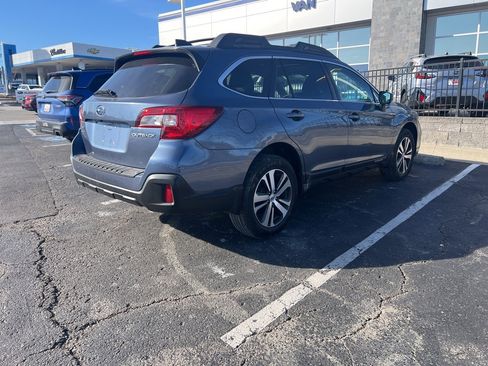 Used 2018 Subaru Outback 2.5i Limited w/ Popular Package #2 image 4