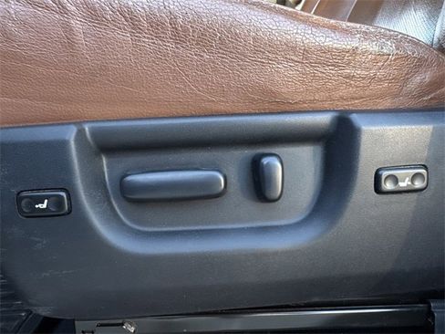 Used 2013 Toyota Tundra Platinum image 27