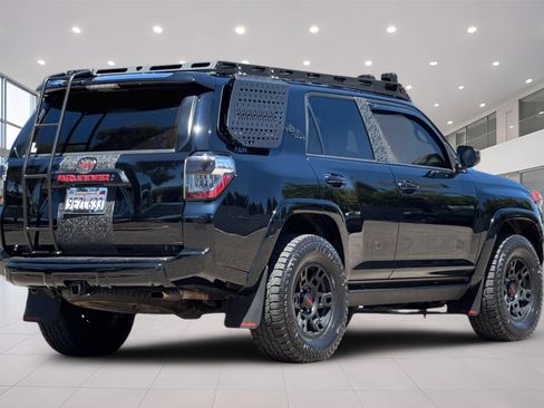 Used 2021 Toyota 4Runner TRD Off-Road Premium w/ Moonroof Package AWD/4WD image 4