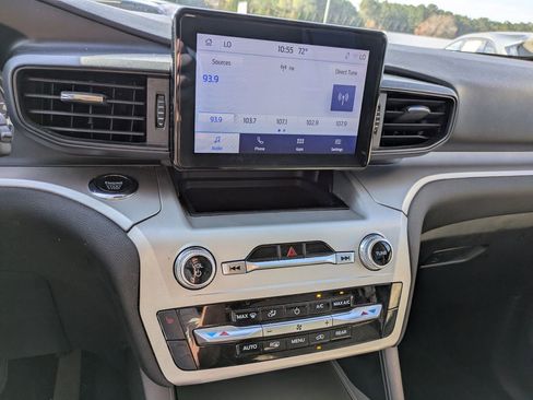 Used 2023 Ford Explorer XLT image 14