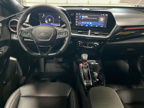 Certified 2024 Chevrolet Trax RS w/ Sunroof Package image 11