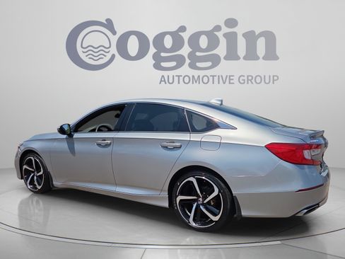 Certified 2018 Honda Accord Sport image 3