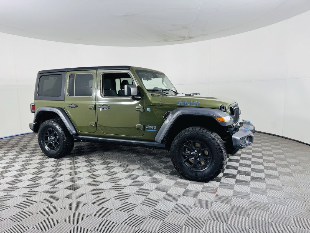 Used 2024 Jeep Wrangler Unlimited AWD/4WD image 2