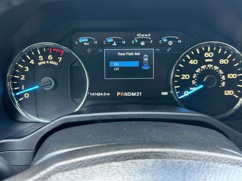 Used 2015 Ford F150 Platinum w/ Equipment Group 701A Luxury AWD/4WD image 25