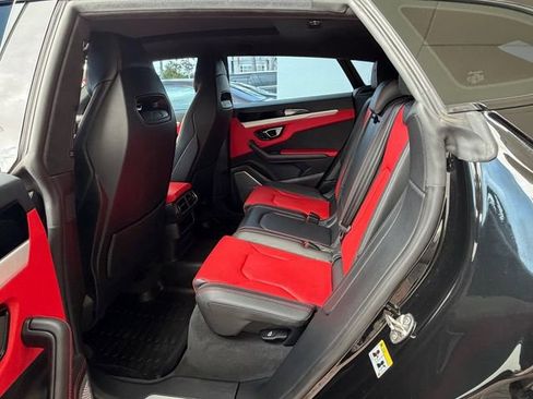 Used 2020 Lamborghini Urus AWD/4WD image 13