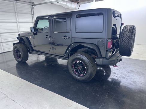 Used 2015 Jeep Wrangler Unlimited Rubicon AWD/4WD image 11