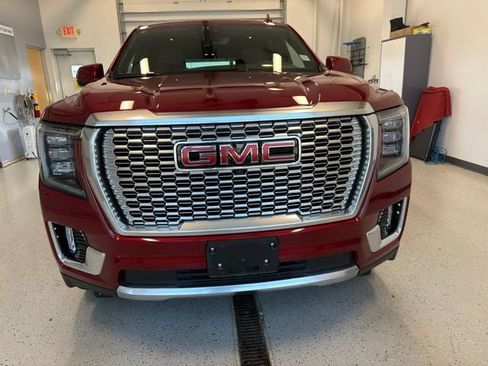 Used 2021 GMC Yukon Denali w/ Denali Premium Package AWD/4WD image 5