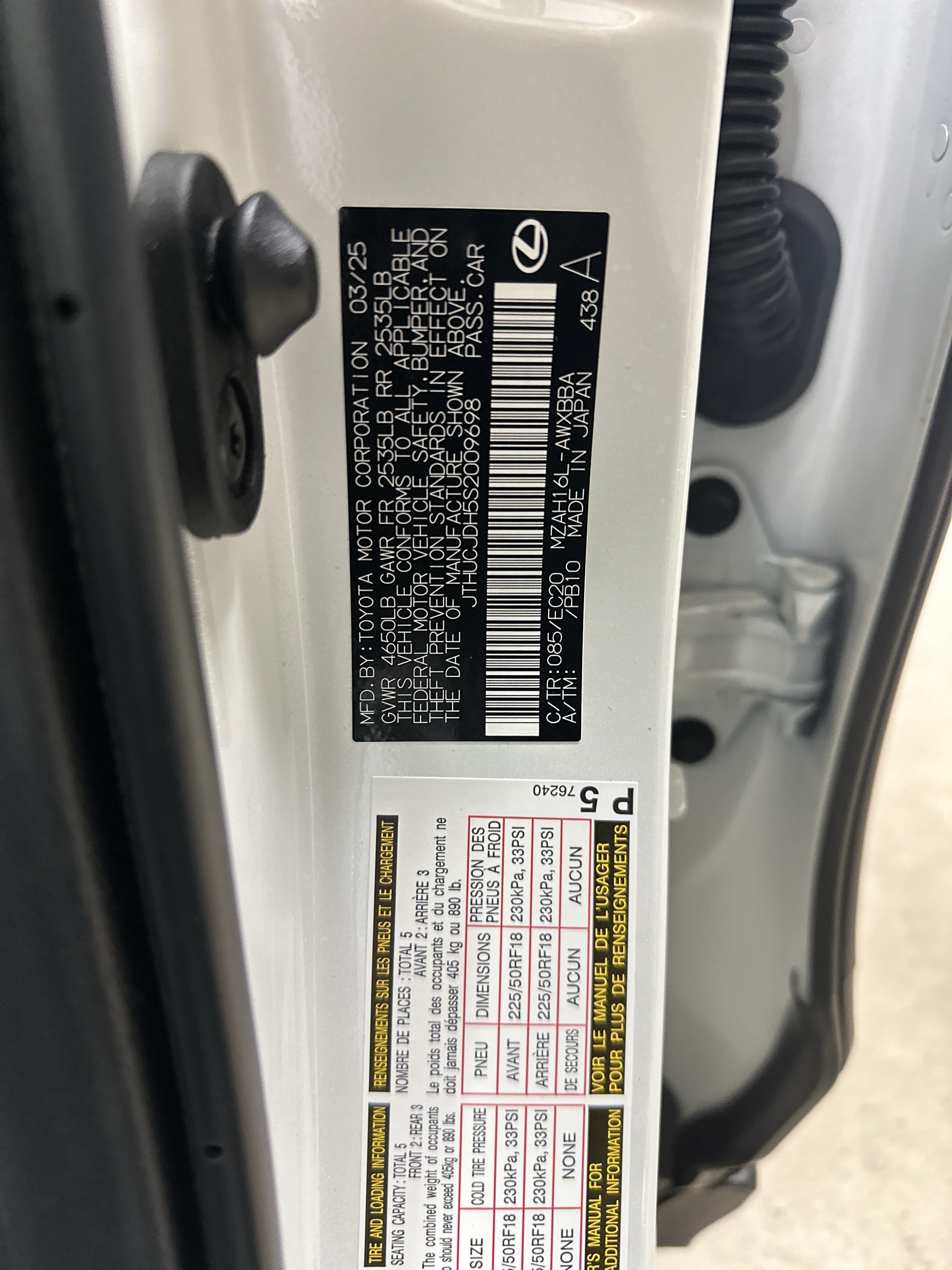Certified 2025 Lexus UX 300h AWD w/ Accessory Package (Z2) image 35