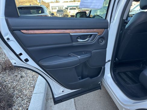 Used 2020 Honda CR-V Touring image 22