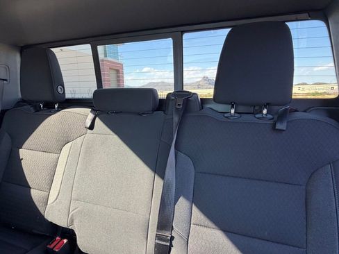 Used 2022 Chevrolet Silverado 1500 LT image 9