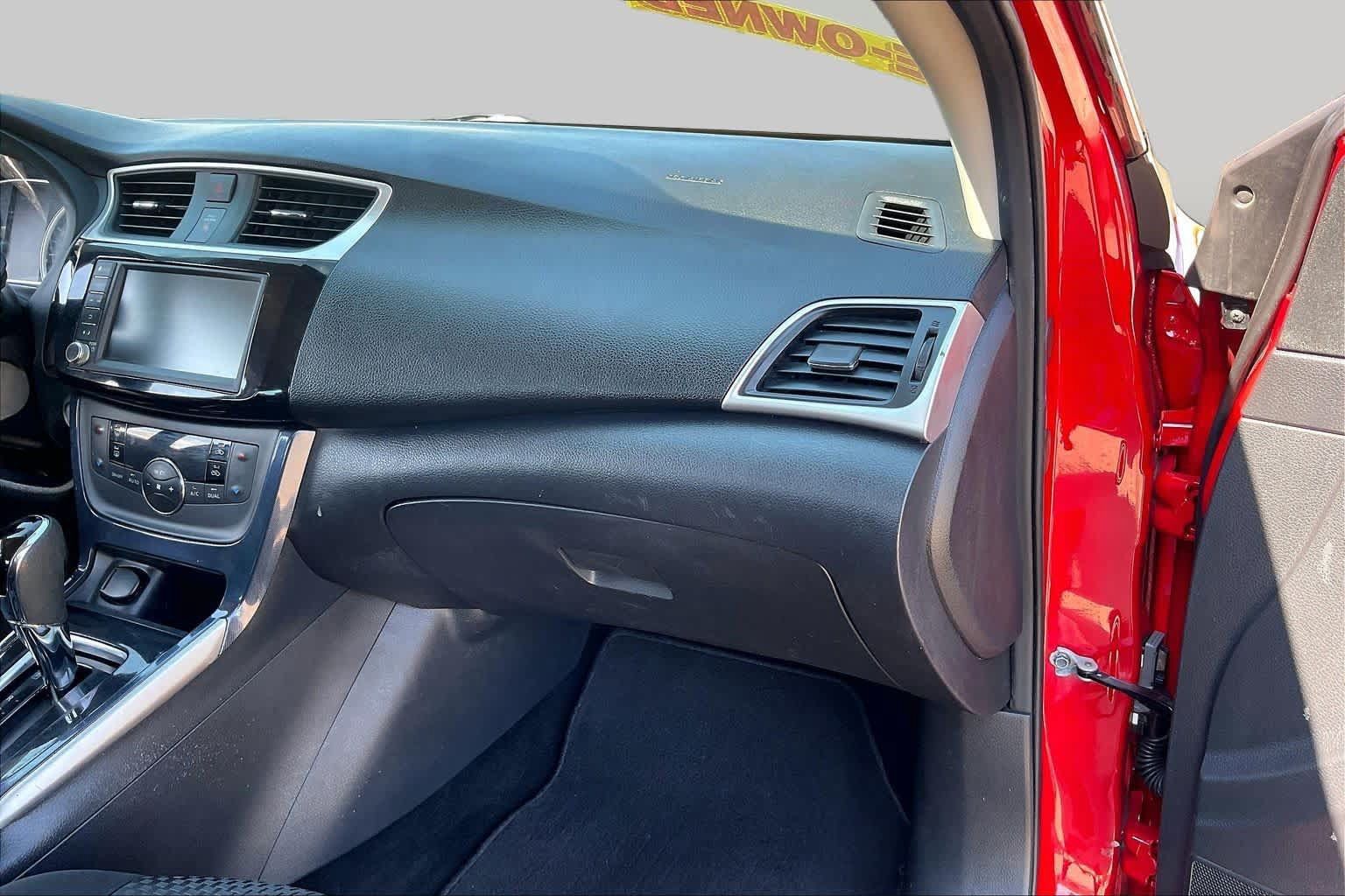 Used 2019 Nissan Sentra SR FWD image 16