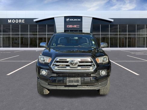 Used 2019 Toyota Tacoma Limited image 3