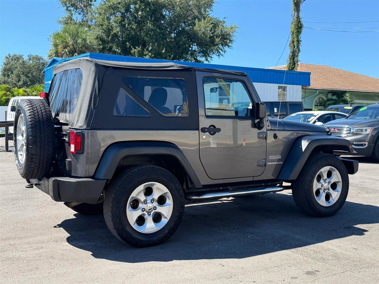 Used 2014 Jeep Wrangler Sport w/ Connectivity Group AWD/4WD image 12
