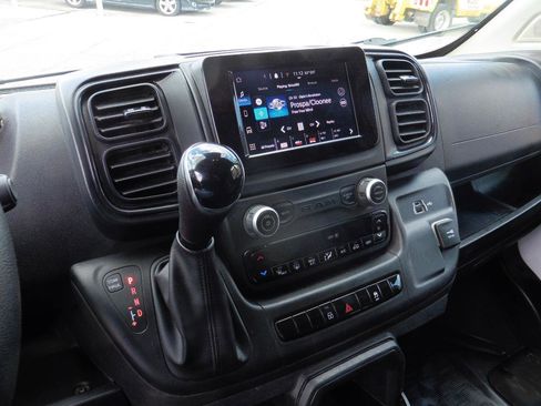 Used 2025 RAM ProMaster 2500 w/ Convenience Group FWD image 16