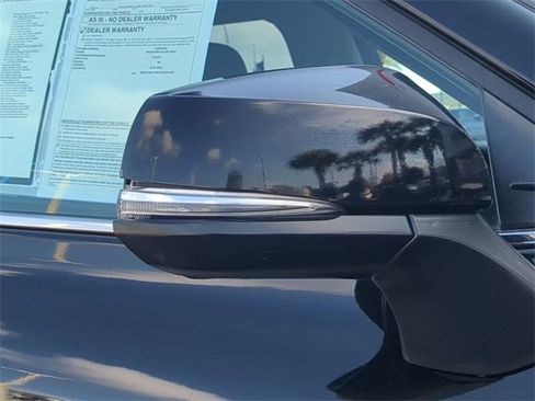 Used 2022 Toyota Highlander LE image 12