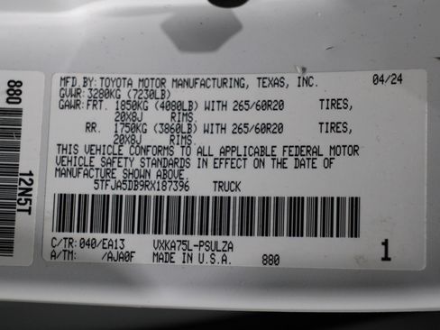 Used 2024 Toyota Tundra Limited image 37