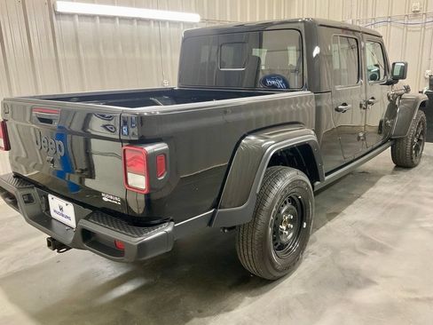 Used 2025 Jeep Gladiator Sport AWD/4WD image 22