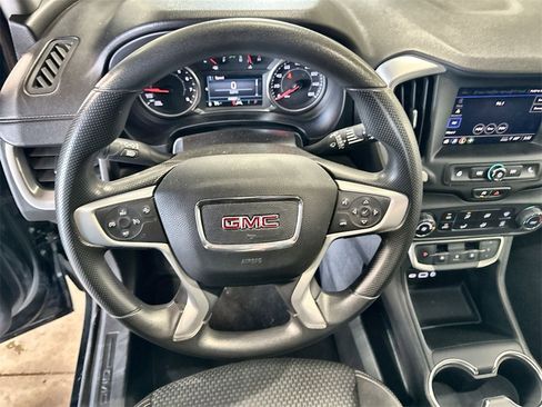 Used 2024 GMC Terrain SLE image 17