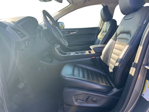 Used 2024 Ford Edge SEL image 9
