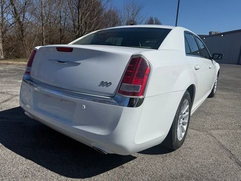 Used 2014 Chrysler 300 w/ Driver Convenience Group image 3