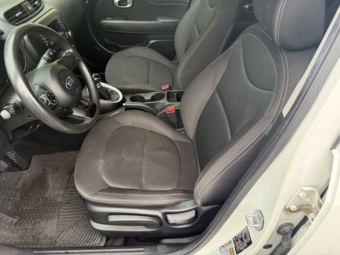 Used 2016 Kia Soul FWD image 40