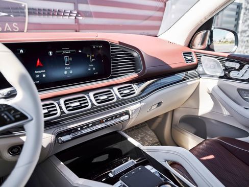 Used 2026 Mercedes-Benz Maybach GLS 600 4MATIC image 72