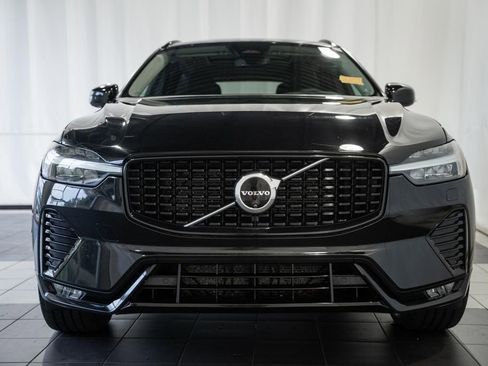 Used 2024 Volvo XC60 B5 Plus AWD/4WD image 2