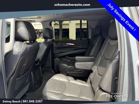 Used 2018 Cadillac Escalade ESV Luxury RWD image 12