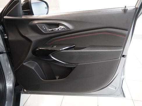 Certified 2025 Chevrolet Trax RS w/ Driver Confidence Package image 29