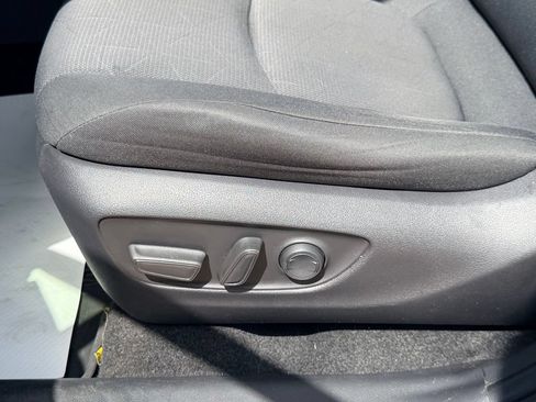Used 2019 Toyota RAV4 XLE w/ Convenience Package AWD/4WD image 10