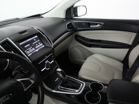 Used 2015 Ford Edge Titanium w/ Equipment Group 302A AWD/4WD image 20