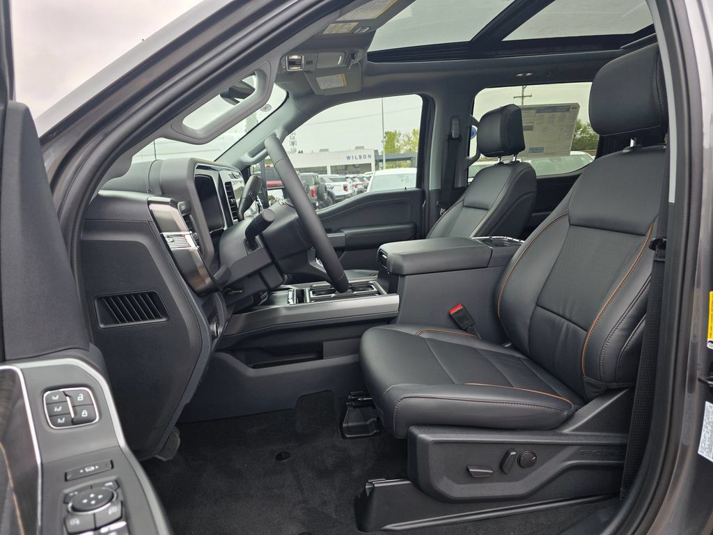 New 2026 Ford F350 Lariat w/ Chrome Package AWD/4WD image 4