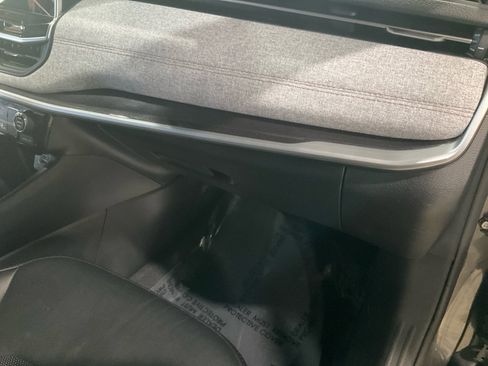 Used 2022 Jeep Compass Latitude image 31