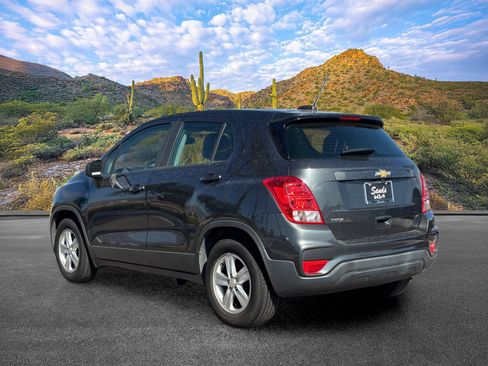 Used 2019 Chevrolet Trax LS FWD image 9