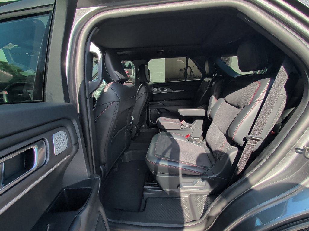 Used 2025 Ford Explorer ST w/ Sun And Sound Package AWD/4WD image 13